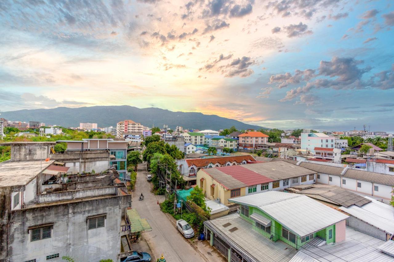 Oyo 990 Siam​ Lanna​ Grand​ Hotel​ Chiangmai Csiangmaj Kültér fotó